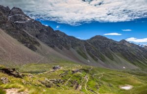 Il passo dei Contrabbandieri e il rifugio Bozzi - Parco dello Stelvio